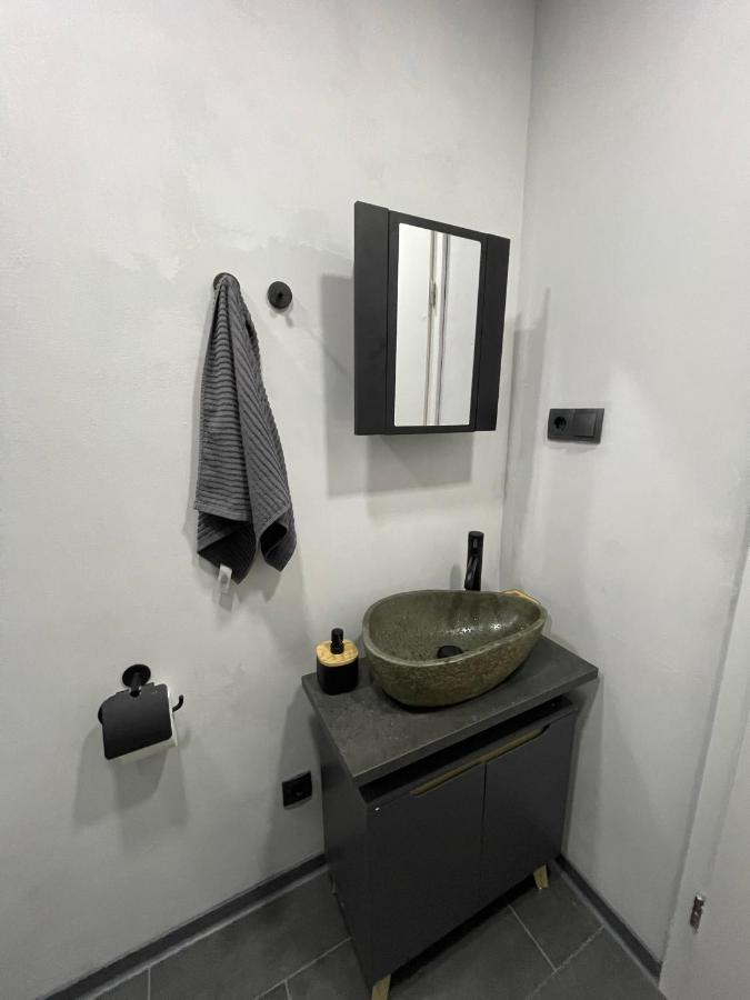דירות ברלין Bright: Flat With Balcony - Kitchen - Free Parking מראה חיצוני תמונה